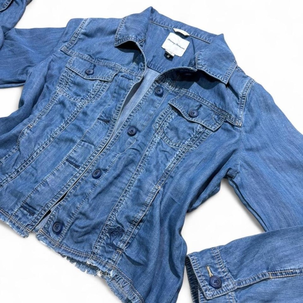 Tommy Bahama Chambray O'lei Cropped Frayed Hem Denim Jacket with side pockets - Picture 2 of 8